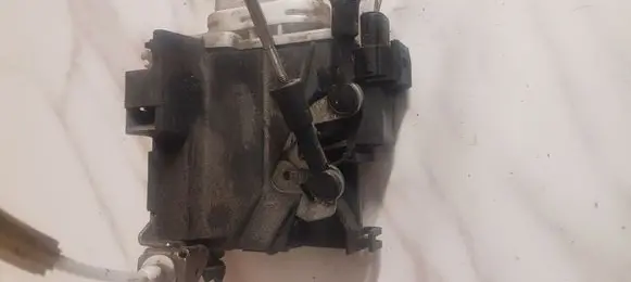 Audi A4 S4 B5 8D Front door lock 8D1837015E