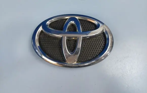 Toyota Land Cruiser (J150) Manufacturer badge logo/emblem 7531260050 7530160060