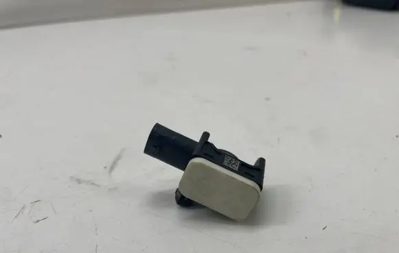 Mercedes-Benz CLA C117 X117 W117 Airbag deployment crash/impact sensor A1668210151