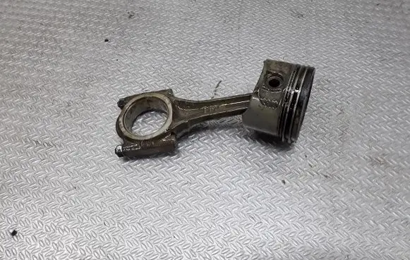 Skoda Fabia Mk1 (6Y) Piston with connecting rod
