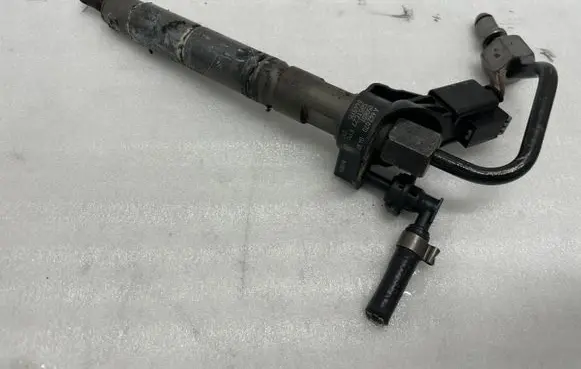 Mercedes-Benz R W251 Fuel injector A6420700487