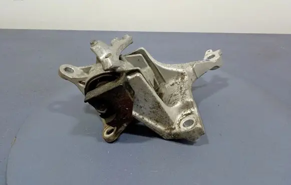 Honda Civic IX Engine mount vacuum valve 