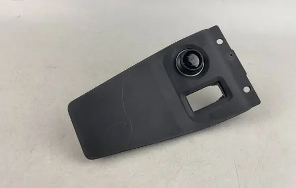 Mini F66 12 V Socket (front) 5A31DB6 1105293200106