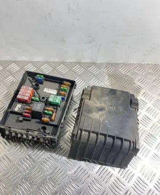 Skoda Octavia Mk2 (1Z) Fuse module 1K0937125A