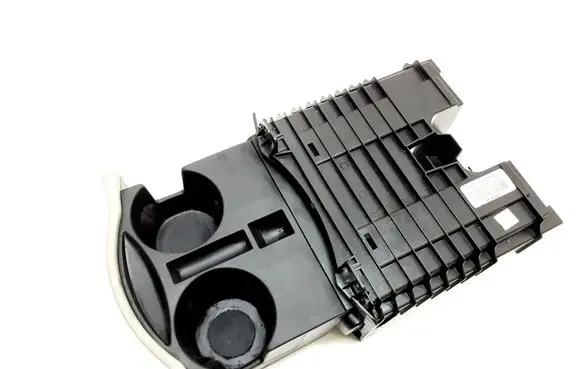 Cup holder front