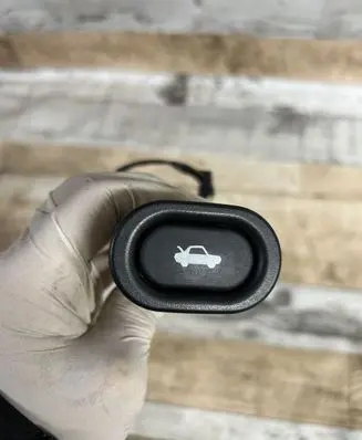 Saab 9-5 Tailgate opening switch 4733440