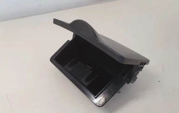 Mitsubishi Outlander Car ashtray 2913229