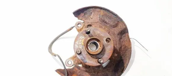 Toyota Yaris Front wheel hub
