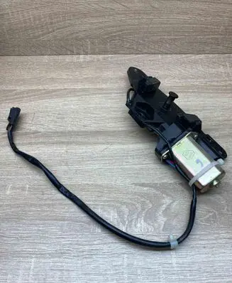 BMW 5 E39 Tailgate/trunk/boot lock/catch/latch 8362371