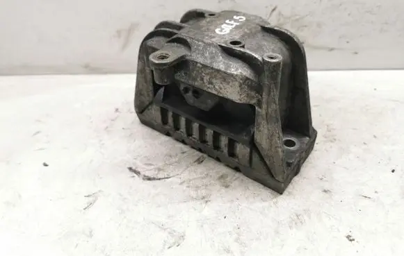 Volkswagen Golf V Engine mount bracket 1K0199262