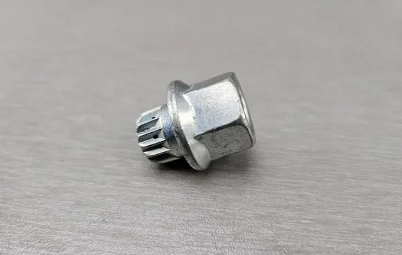 BMW 3 E90 E91 Anti-theft wheel nuts and lock 6765544 36136765544 0401207