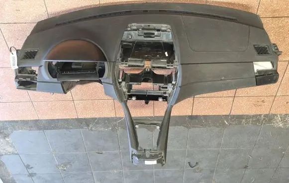 BMW X3 E83 Dashboard 