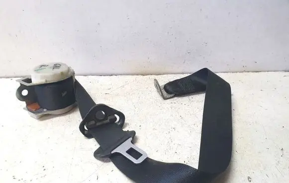 Opel Zafira A Rear seatbelt K8206