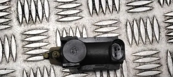 Volvo V70 Turbo solenoid valve 31339808
