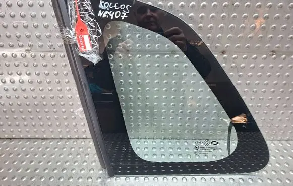 Renault Koleos I Rear side window S26337407