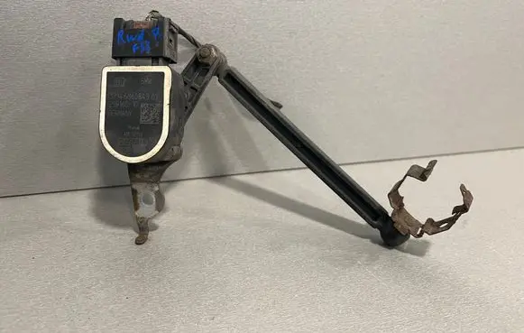 BMW 4 F32 F33 Headlight/headlamp level sensor 6860843 25916010