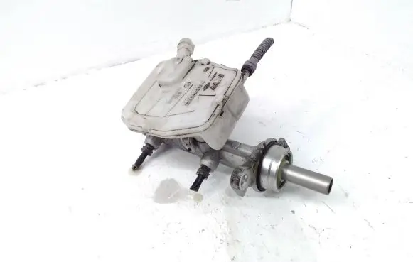 Opel Vivaro Master brake cylinder 460910323R 93868495