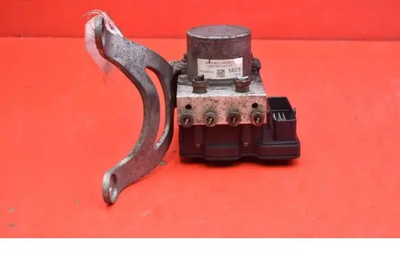 Opel Insignia A ABS Pump 323666362