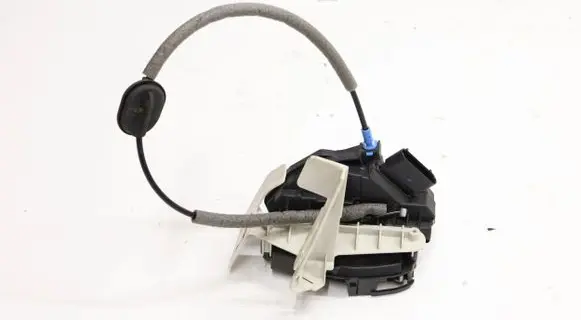 Ford Mustang VI Rear door lock