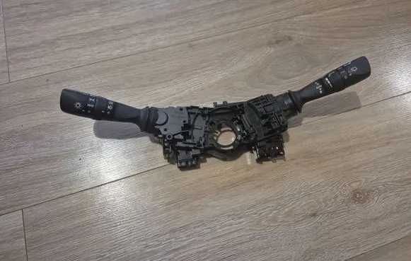 Toyota Auris E180 Wiper turn signal indicator stalk/switch 17F852
