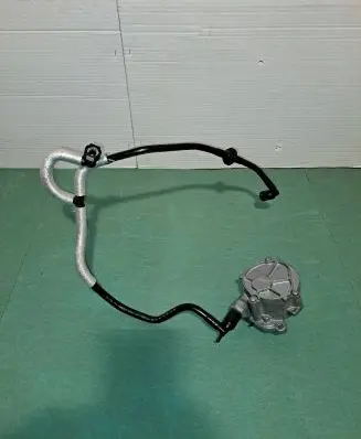 Volkswagen Touareg II Vacuum pump 03H145100C