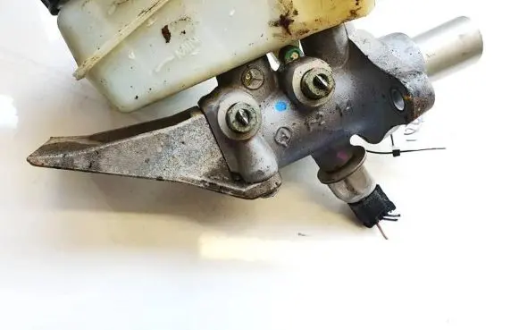 Mercedes-Benz ML W164 Master brake cylinder