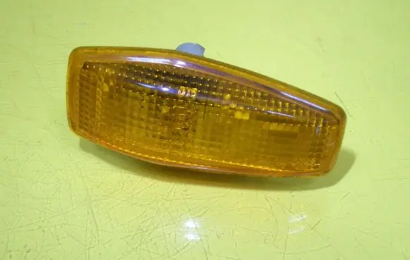 KIA Carens I Front fender indicator light 92304-3B1