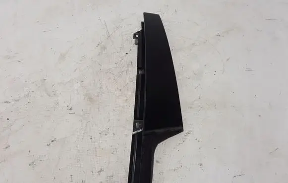 Front door glass trim molding