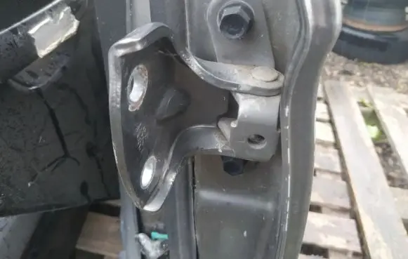 KIA Soul Rear door lower hinge