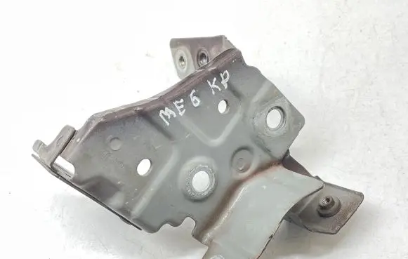 Renault Megane III Fender mounting bracket 6256102E