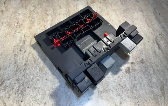 Audi A3 S3 8P Comfort/convenience module 8P0907279F