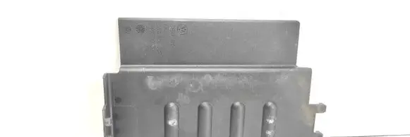 Volkswagen PASSAT B7 Other engine bay part 3AA906337