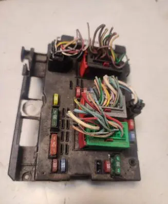 Peugeot 307 Fuse module 9650663980 44457695