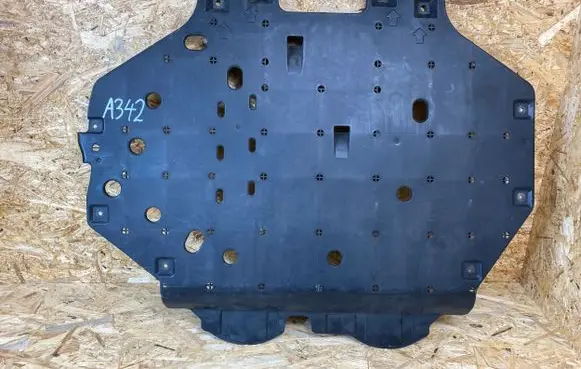 Honda HR-V Engine splash shield/under tray 74111T8K
