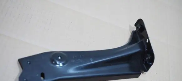 Skoda Octavia Mk3 (5E) Fender mounting bracket 5E0821141A