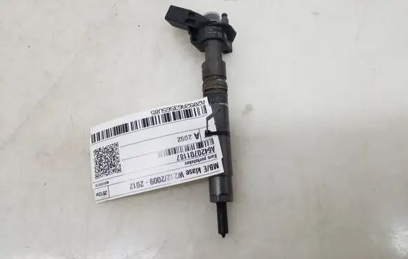 Mercedes-Benz E W212 Fuel injector A6420701187