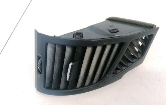 BMW 1 E81 E87 Dash center air vent grill 705918812