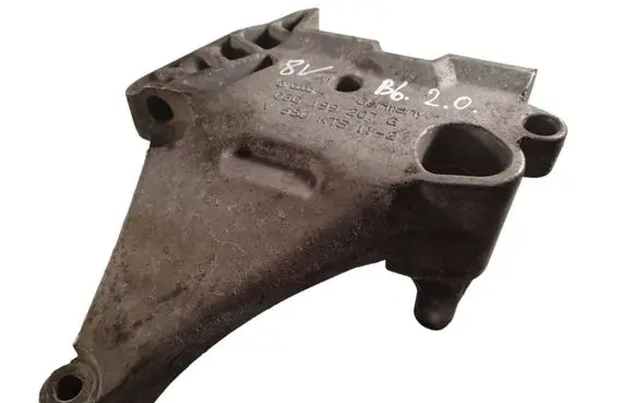 Volkswagen PASSAT B6 Engine mounting bracket 03G199207G