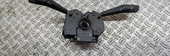 Wiper turn signal indicator stalk/switch