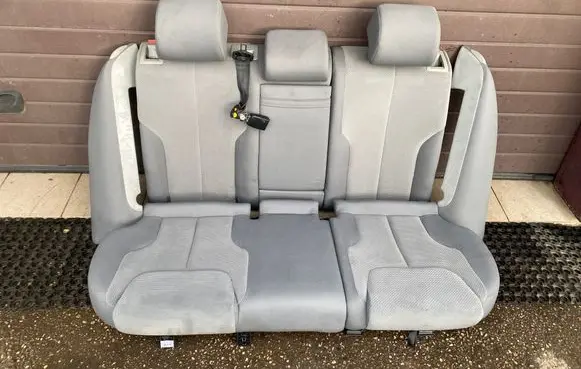 Volkswagen PASSAT B6 Second row seats 