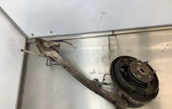 Subaru Forester SG Rear wheel hub spindle/knuckle 