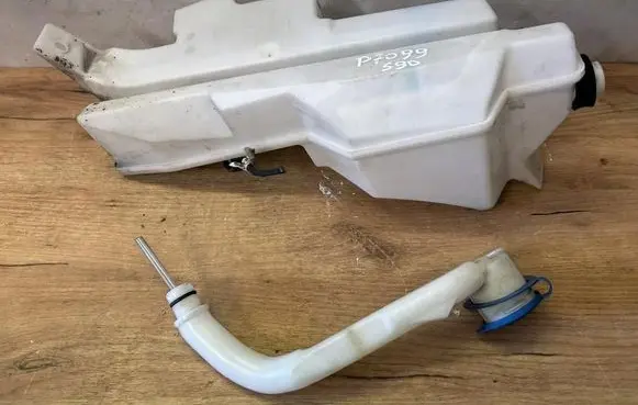 Volvo S90, V90 Windshield washer fluid reservoir/tank 31662428