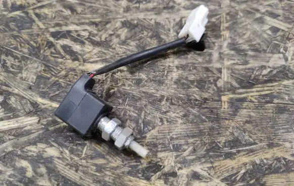 Clutch pedal sensor