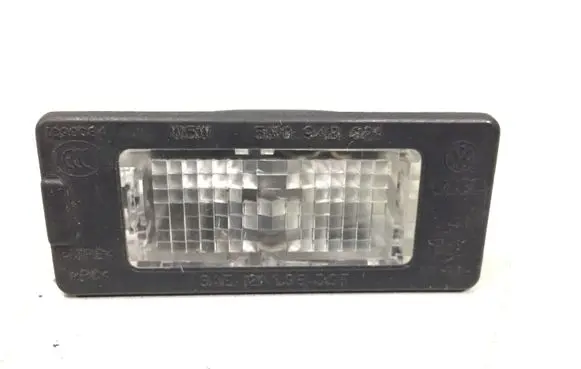 Volkswagen PASSAT B7 Number plate light 5N0943021 1K9943127A