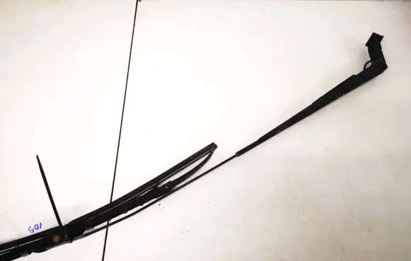 Toyota Yaris Front wiper blade arm