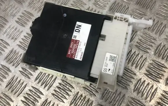 Toyota Yaris Other control units/modules 892210D870 8273052K40