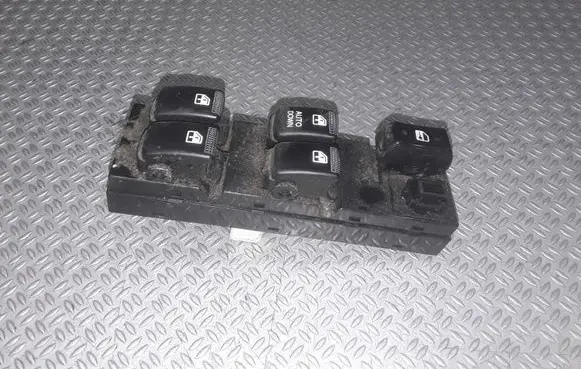 Hyundai Tucson JM Electric window control switch