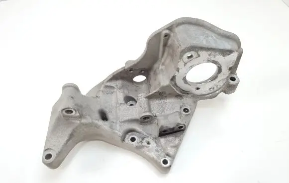 Volvo S90, V90 Generator/alternator bracket 31480906