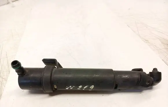 Mercedes-Benz CLS C219 Headlight washer spray nozzle 2118600647 8WT00839602