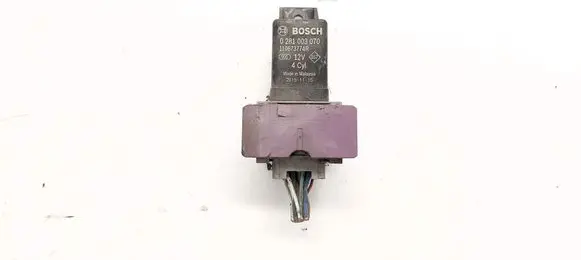 Nissan X-Trail T32 Glow plug pre-heat relay 0281003070